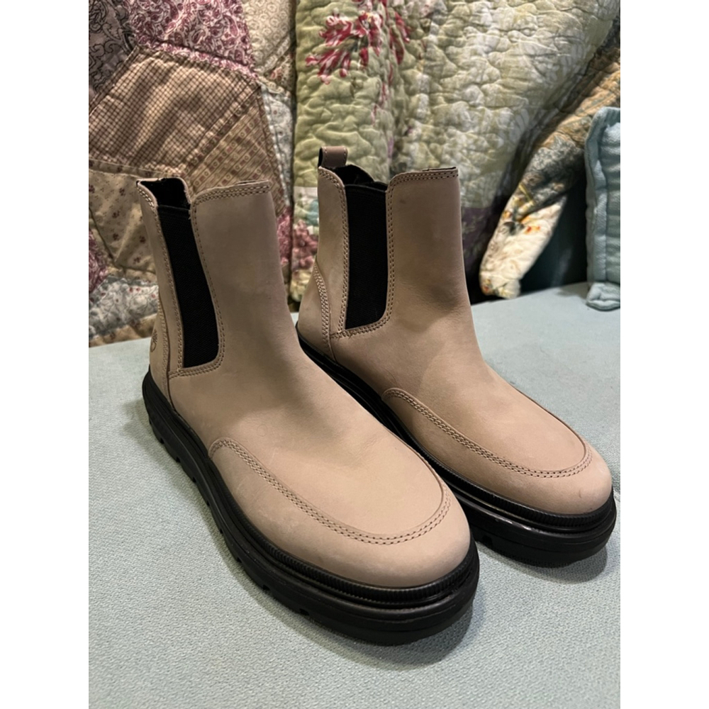 Timberland Ray City GreenStride Chelsea Boots in beige nubuck leather(size: 6.5) - Picture 2 of 6